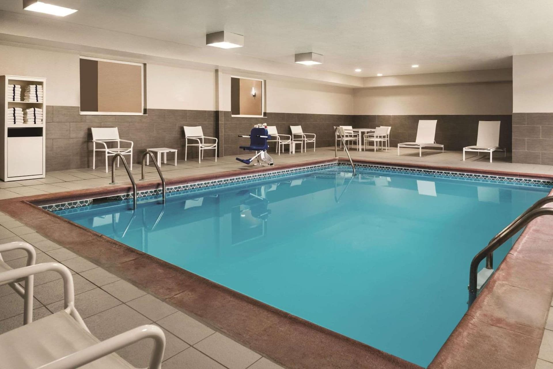Country Inn & Suites by Radisson, Indianapolis South, IN gallery photo in Indianapolis, IN — image 37