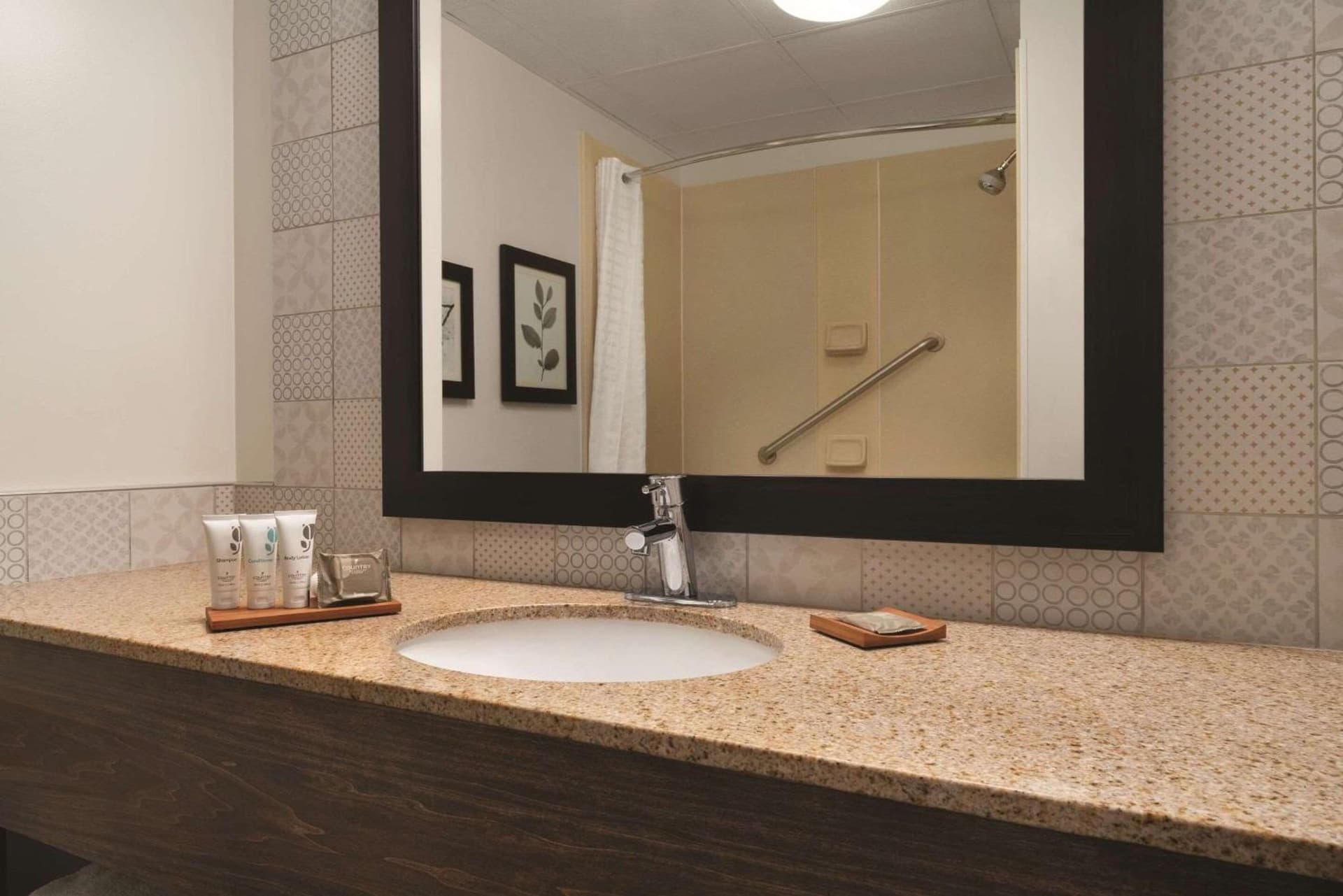 Country Inn & Suites by Radisson, Grand Rapids East, MI gallery photo in Grand Rapids, MI — image 46