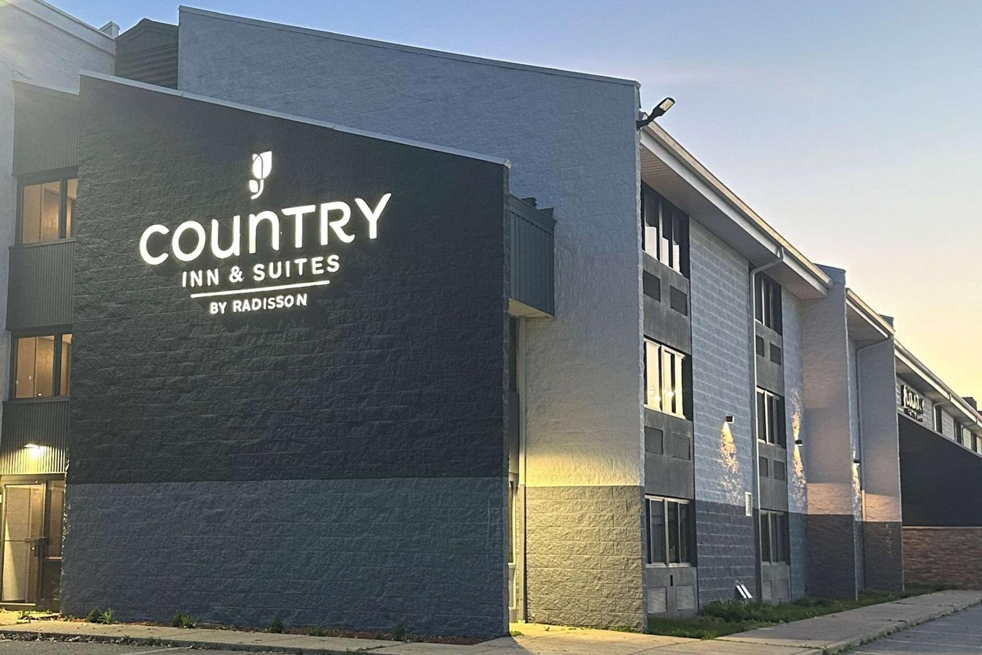 Country Inn & Suites by Radisson, Dunbar - Charleston featured exterior or lobby in Dunbar, WV — similar hotel