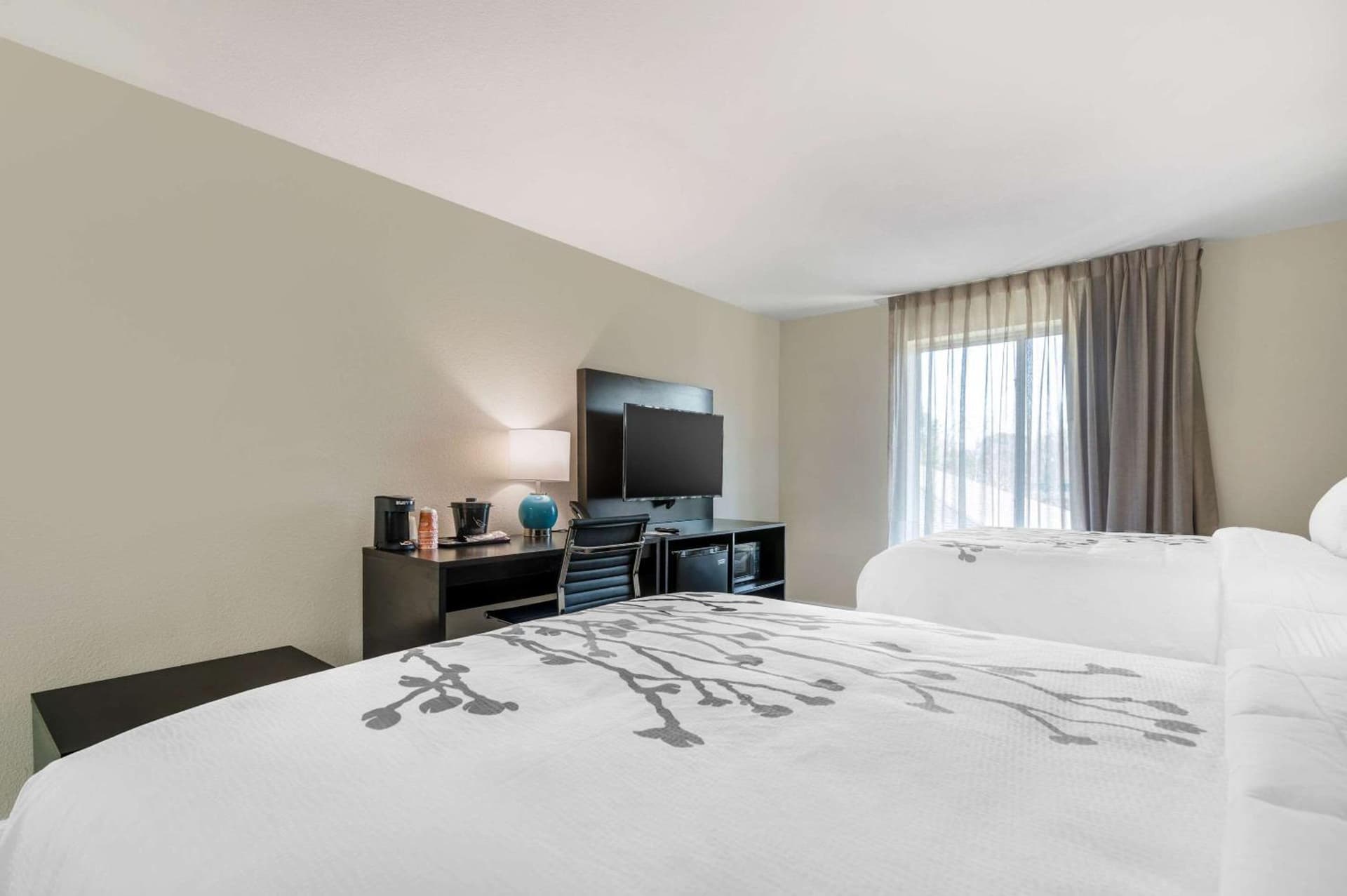 Sleep Inn & Suites Newport News City Center Area interior in Newport News, VA — gallery photo 2