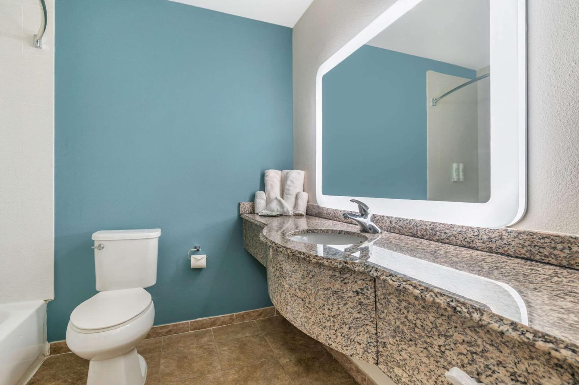 Sleep Inn & Suites Newport News City Center Area gallery photo in Newport News, VA — image 22