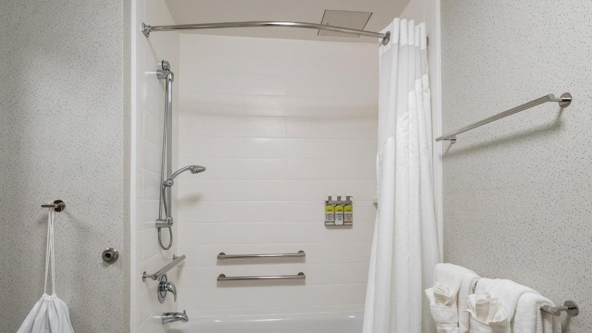 Holiday Inn Express & Suites Racine by IHG gallery photo in Racine, WI — image 10