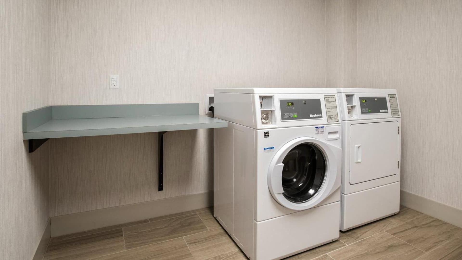 Holiday Inn Express & Suites Racine by IHG gallery photo in Racine, WI — image 36