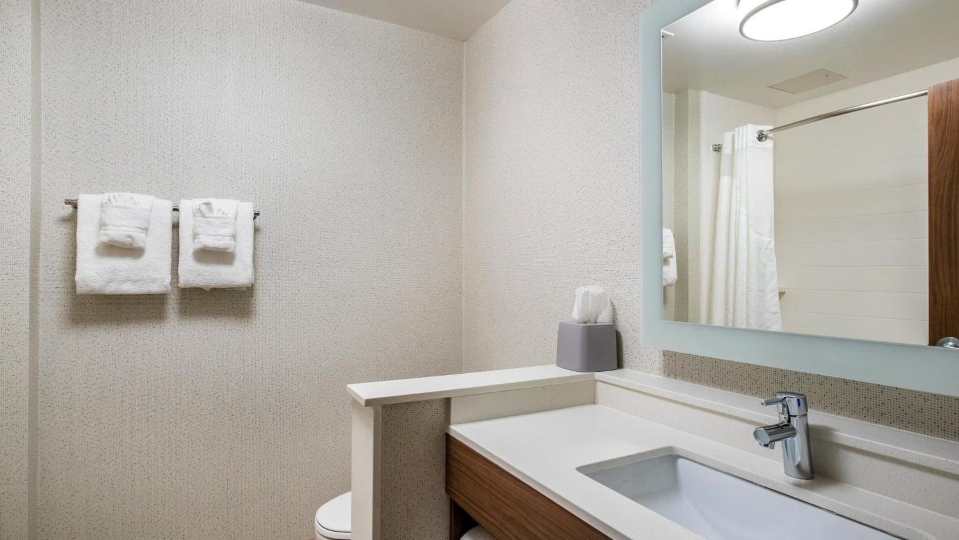 Holiday Inn Express & Suites Racine by IHG gallery photo in Racine, WI — image 22