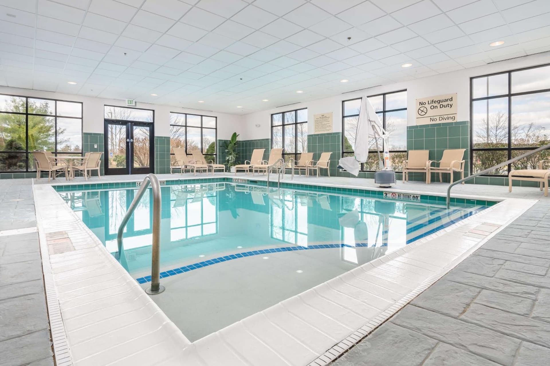 Hampton Inn & Suites Hartford-Manchester gallery photo in Manchester — image 43