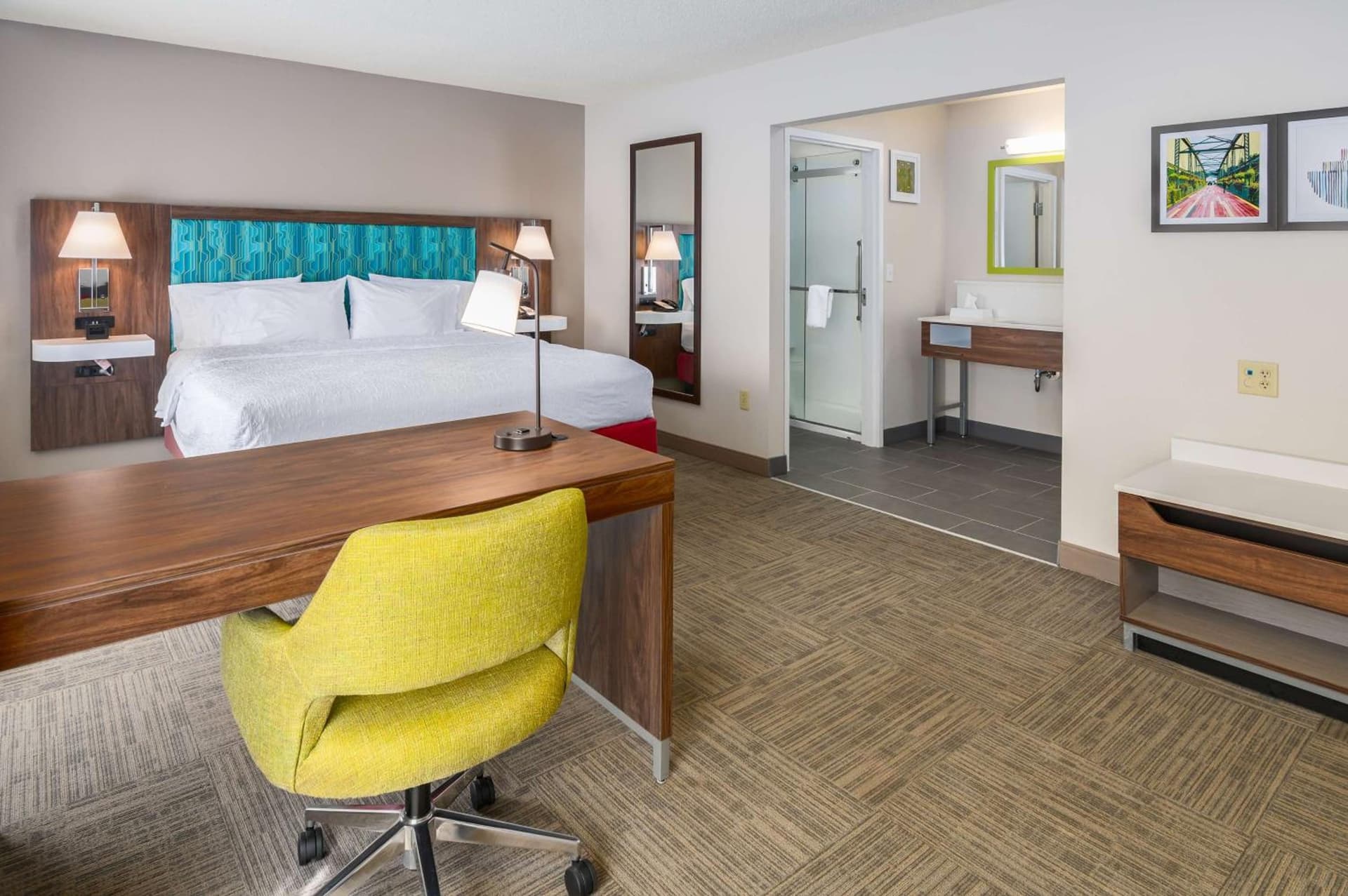 Hampton Inn & Suites Hartford-Manchester gallery photo in Manchester — image 4