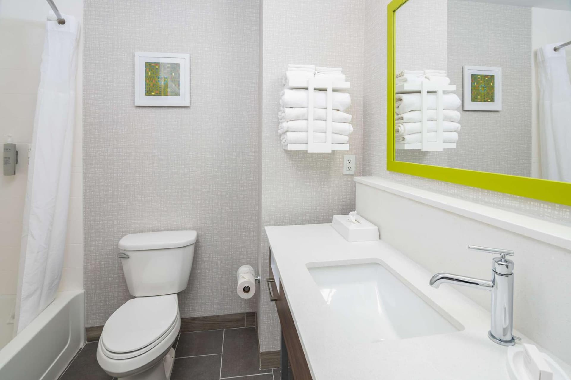 Hampton Inn & Suites Hartford-Manchester gallery photo in Manchester — image 14