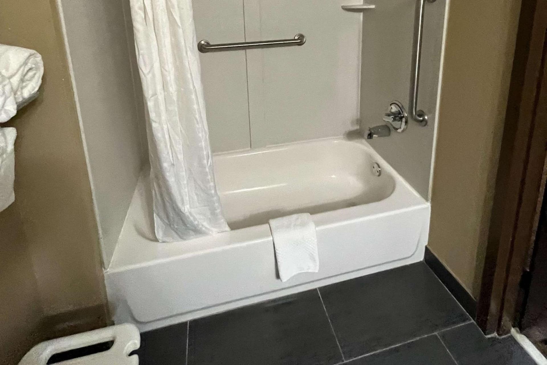 Quality Suites Graham - Burlington South gallery photo in Graham, NC — image 15