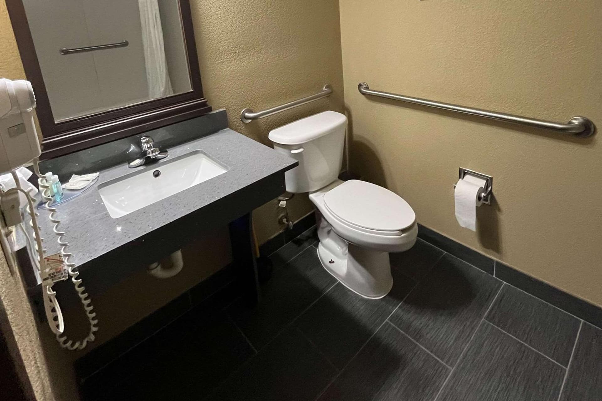 Quality Suites Graham - Burlington South gallery photo in Graham, NC — image 7