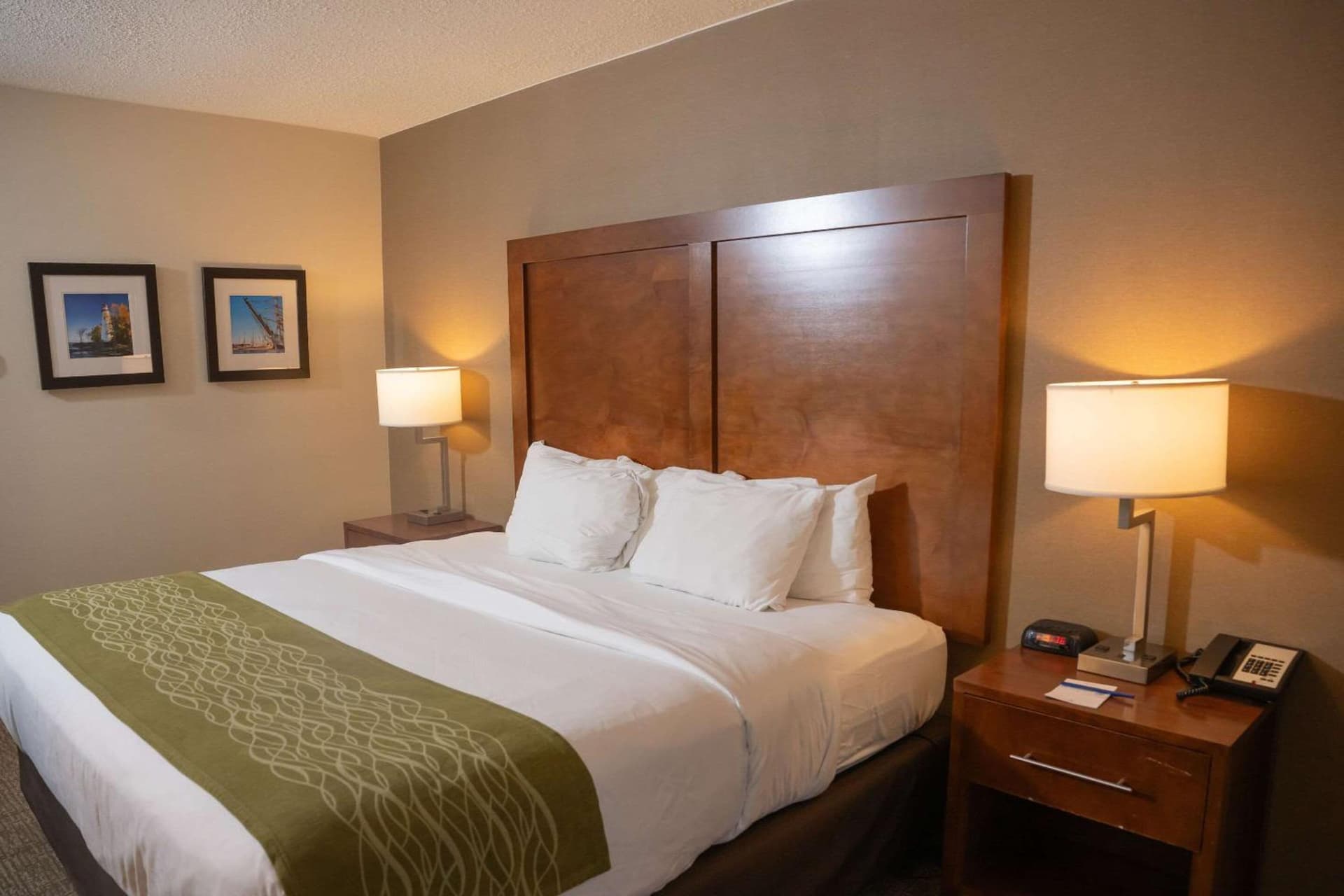 Comfort Inn & Suites Erie - Splash Lagoon Indoor Waterpark gallery photo in Erie, PA — image 6