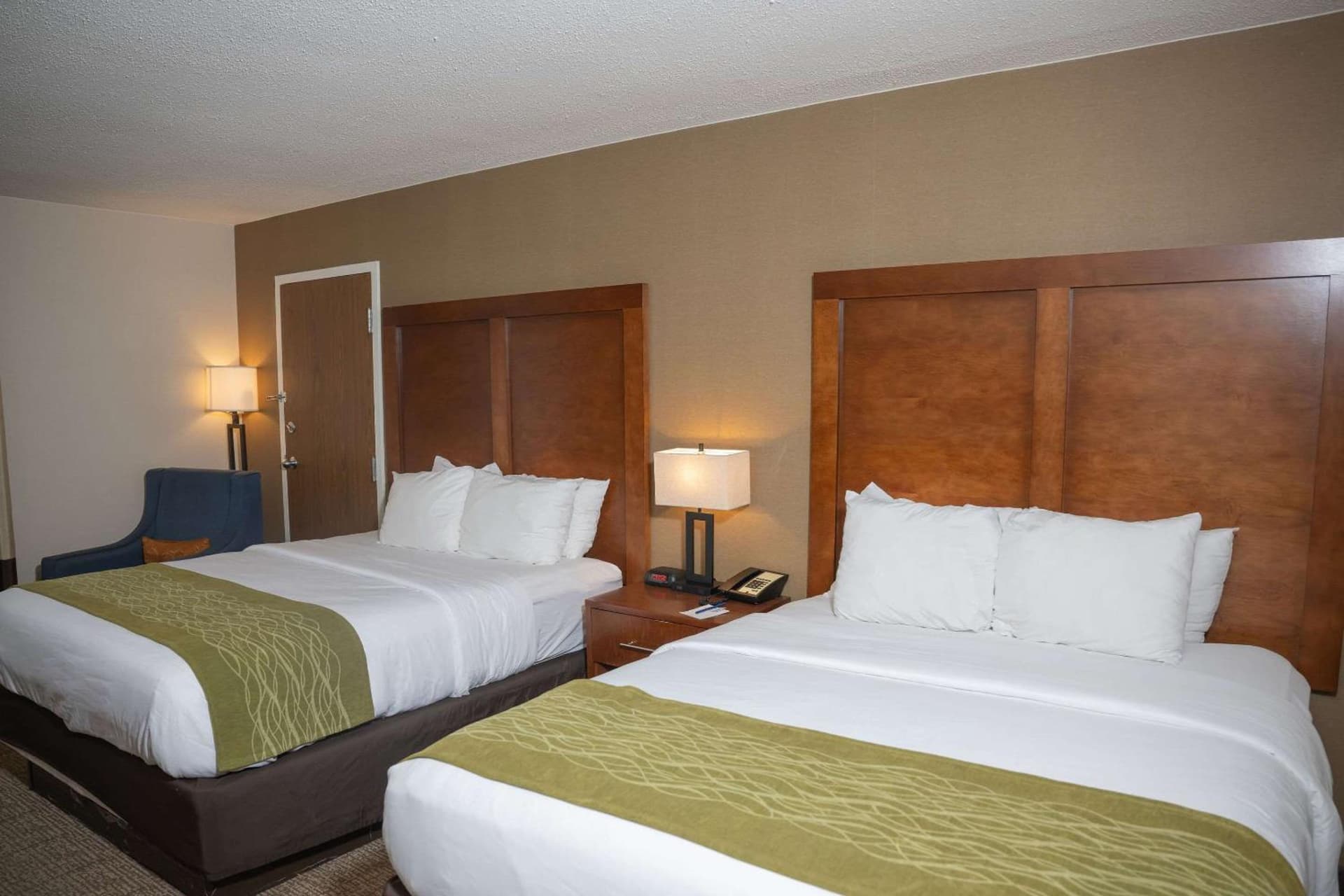 Comfort Inn & Suites Erie - Splash Lagoon Indoor Waterpark gallery photo in Erie, PA — image 5