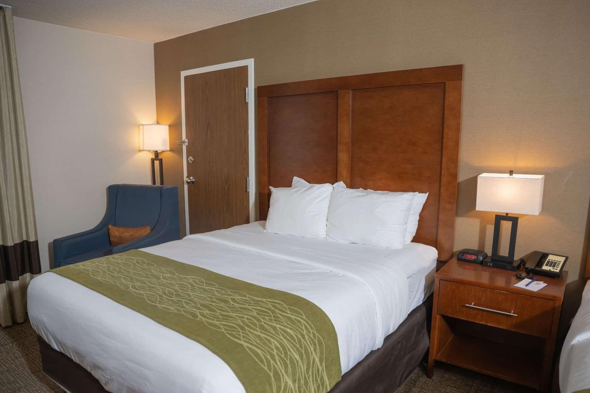 Comfort Inn & Suites Erie - Splash Lagoon Indoor Waterpark gallery photo in Erie, PA — image 25