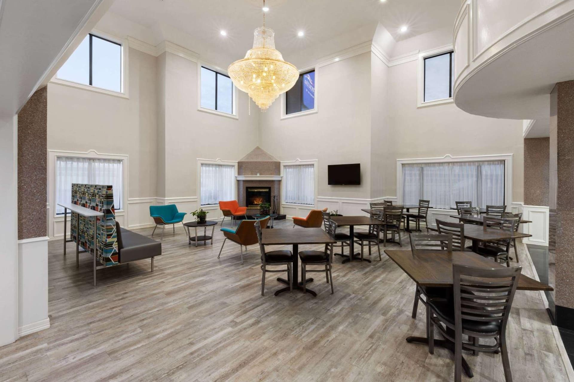 Baymont by Wyndham Houston Brookhollow property views in Houston, TX — gallery photo 3