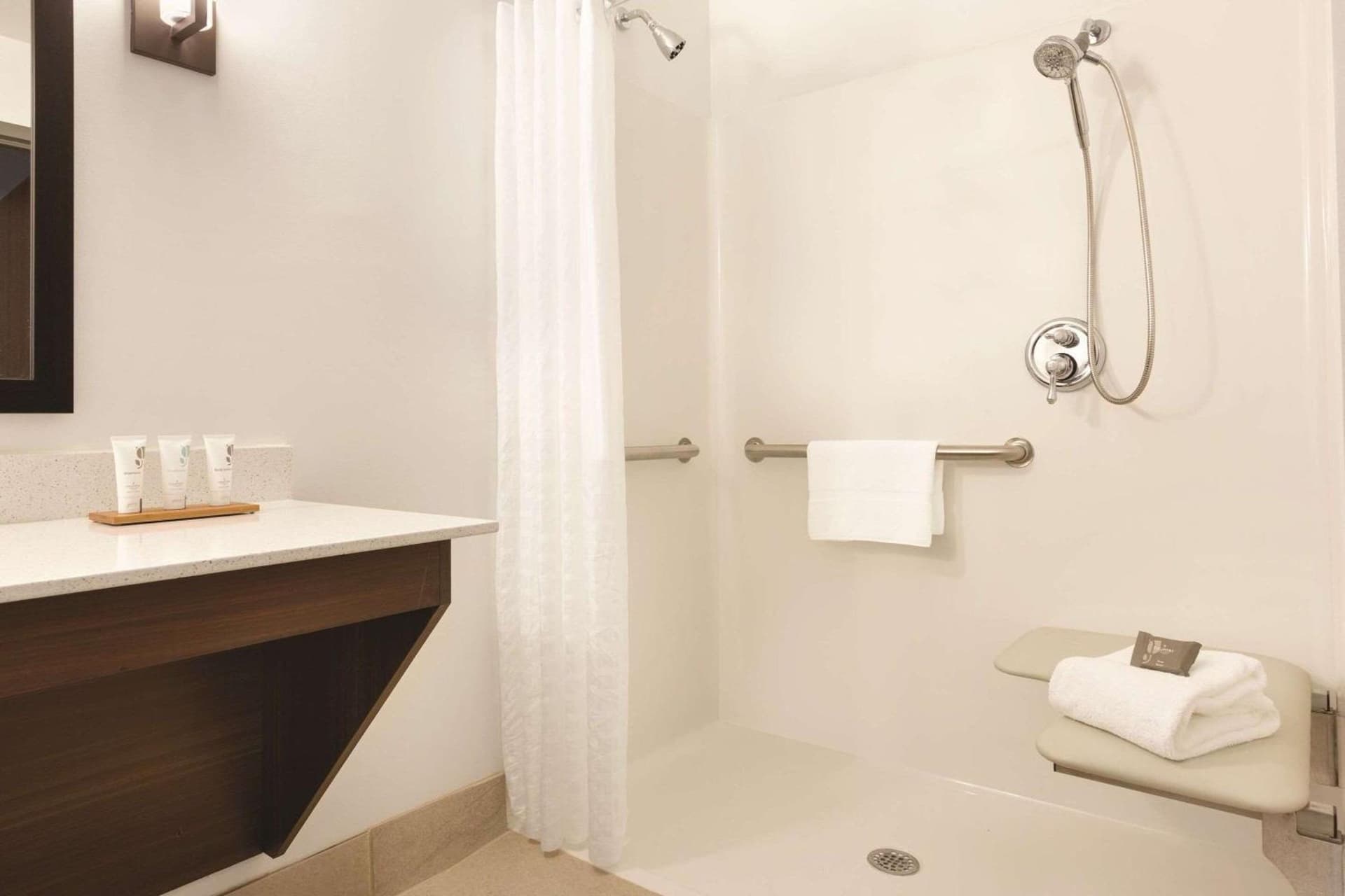 Country Inn & Suites by Radisson, Greensboro, NC gallery photo in Greensboro, NC — image 22