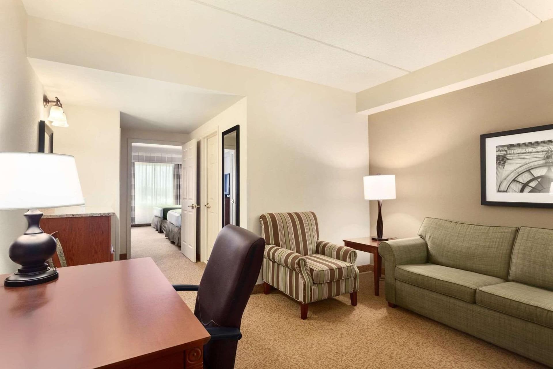 Country Inn & Suites by Radisson, Buffalo South I-90, NY interior in West Seneca — gallery photo 2