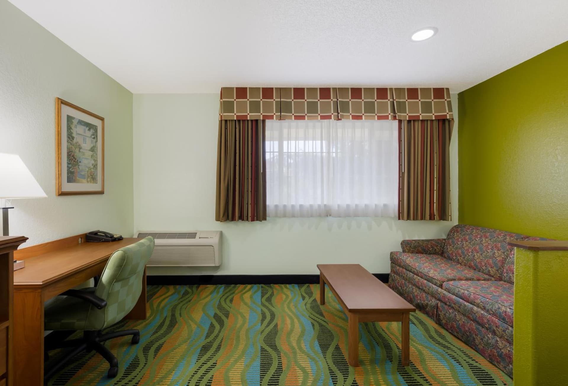 Quality Inn & Suites Medford Airport gallery photo in Medford, OR — image 14
