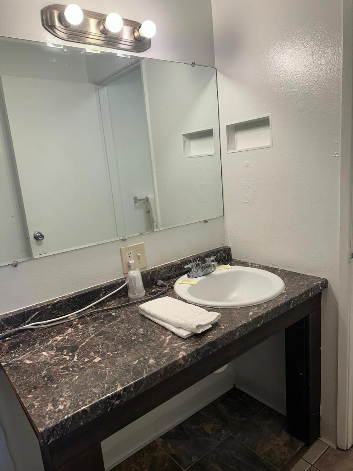 Rama Inn interior in Washougal, WA — gallery photo 2