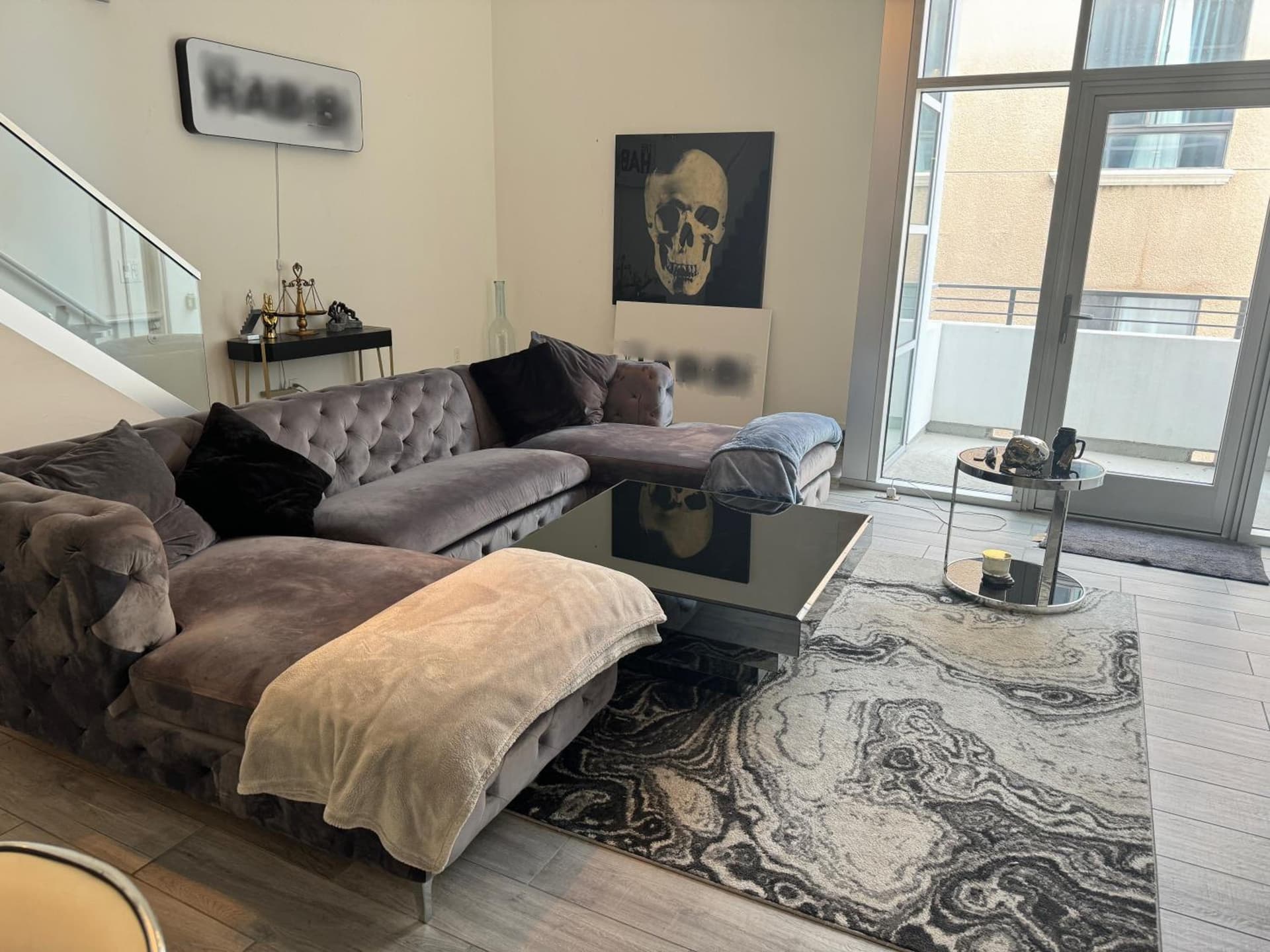 Luxury designed loft hotel 1 bedroom in Hollywood property views in Los Angeles, CA — gallery photo 3