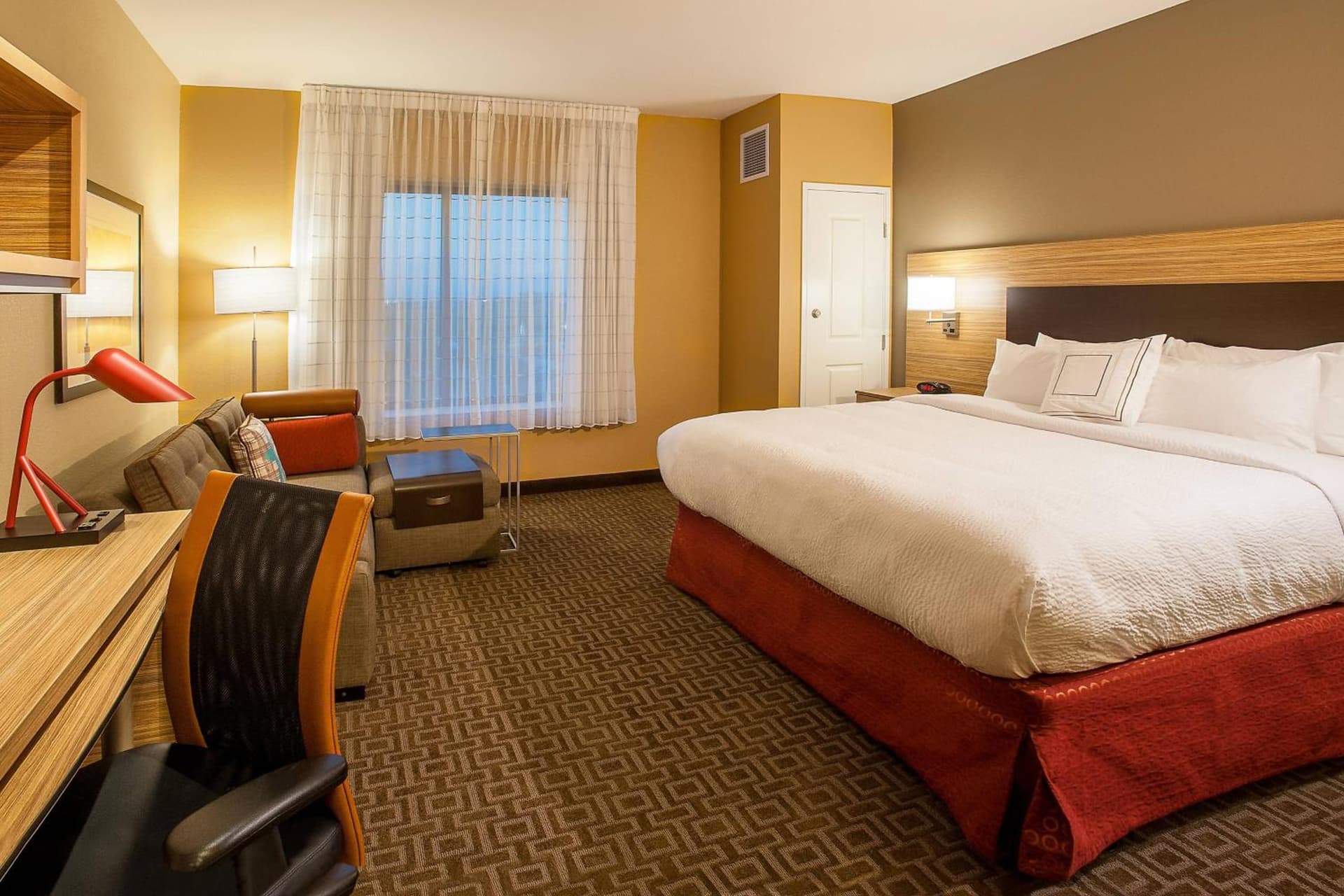 TownePlace Suites by Marriott Minneapolis near Mall of America interior in Bloomington, MN — gallery photo 2