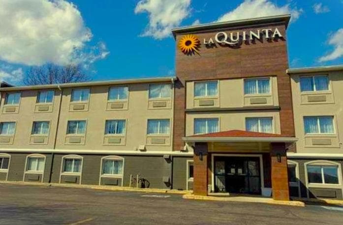 La Quinta Inn by Wyndham Indianapolis North featured exterior or lobby in Indianapolis, IN — similar hotel