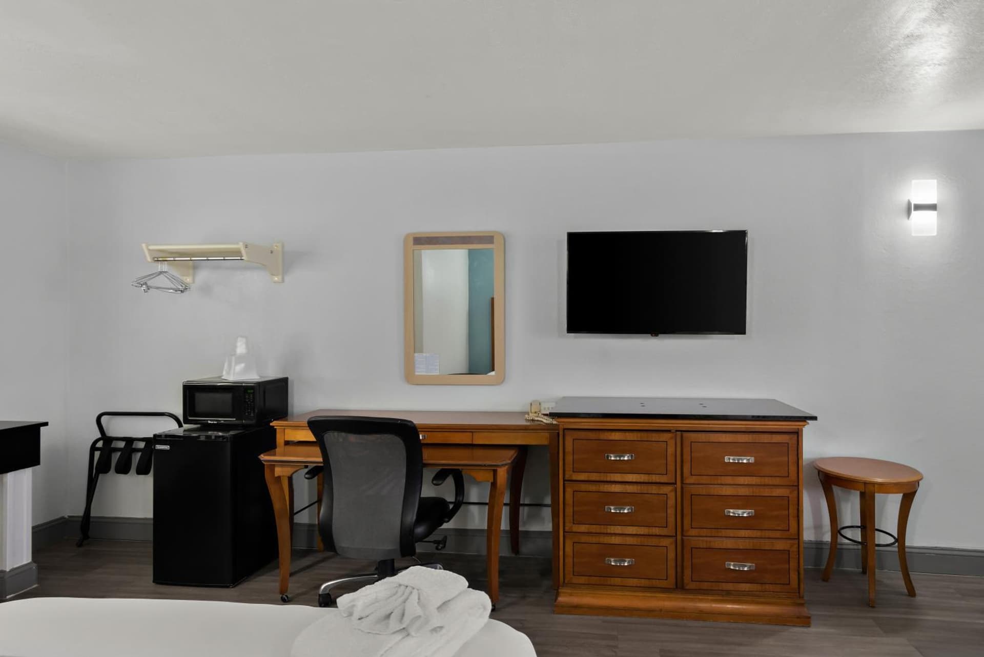 Americas Best Value Inn Bangor property views in Bangor, ME — gallery photo 3