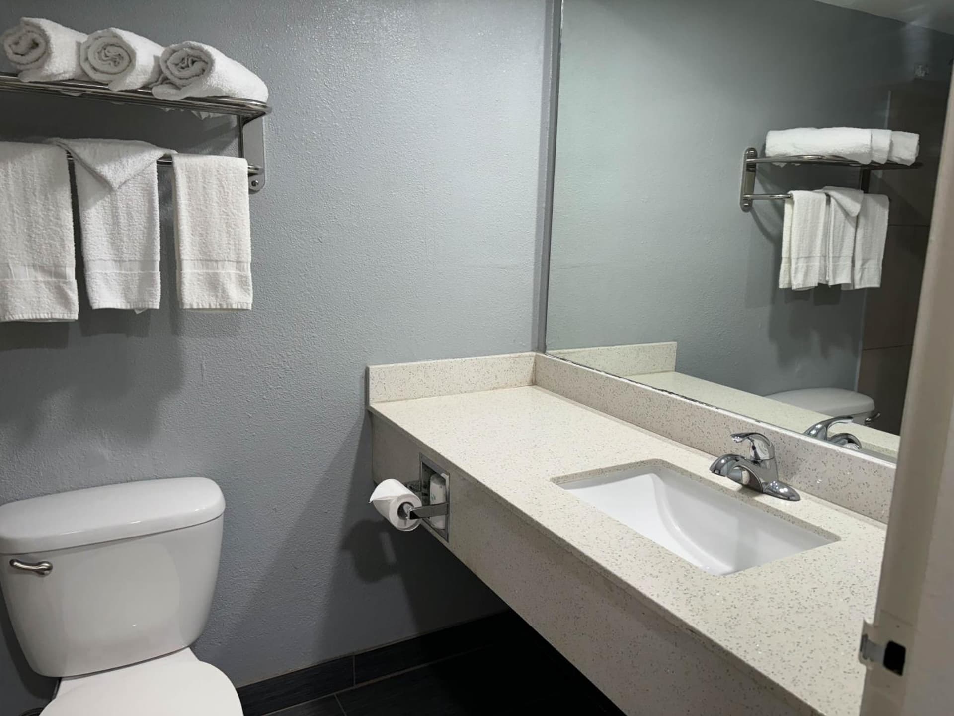 Studio 6 Suites Memphis, TN East Memphis interior in Memphis, TN — gallery photo 2