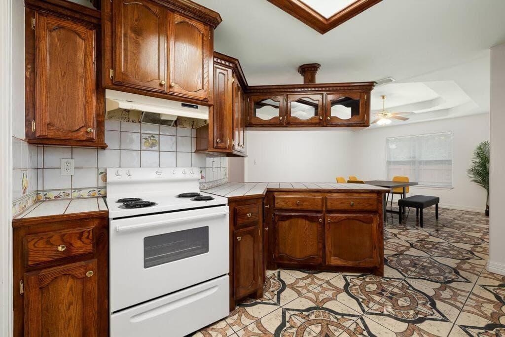 Alton House interior in Alton, TX — gallery photo 2