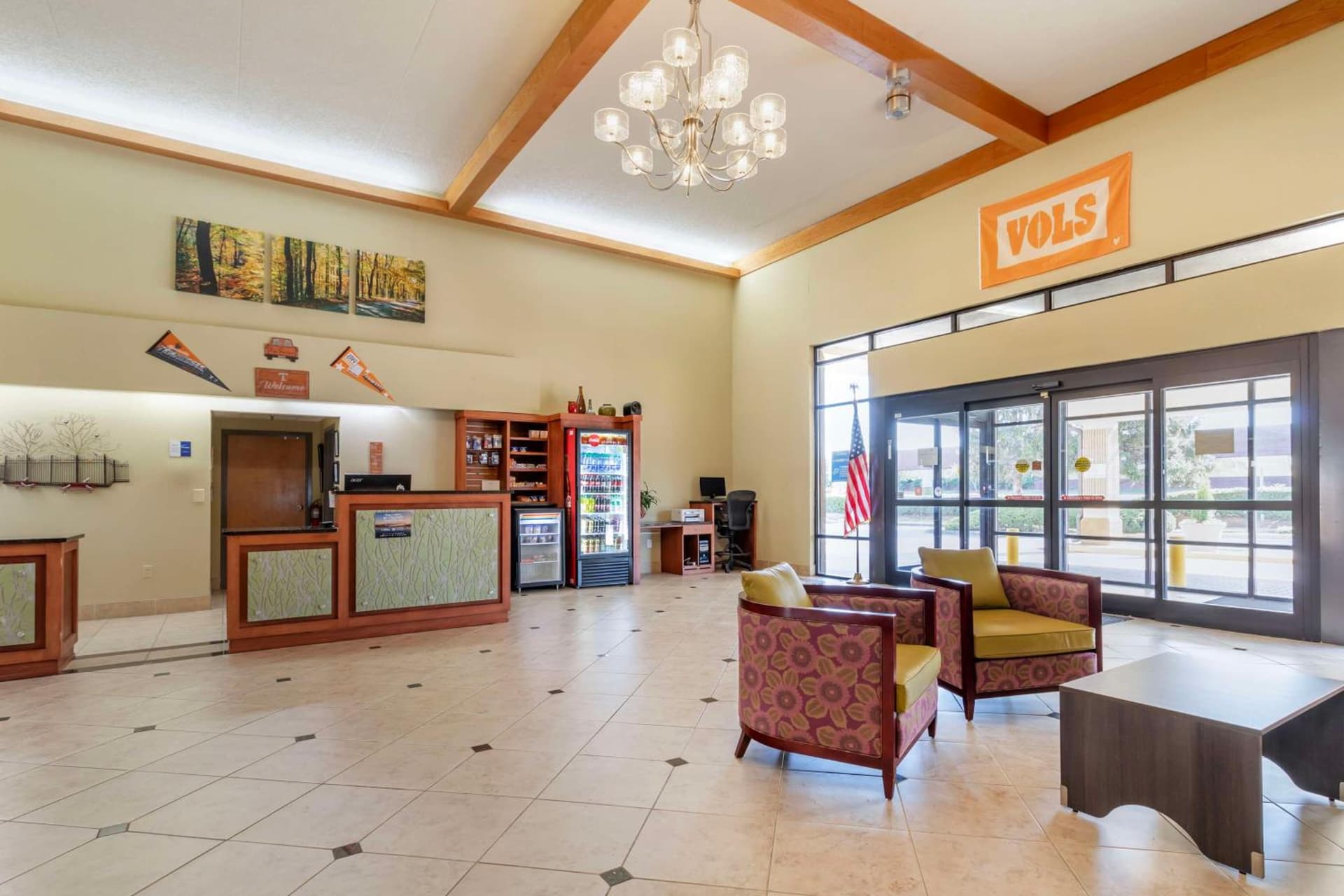 Best Western Plus Knoxville Cedar Bluff property views in Knoxville, TN — gallery photo 3