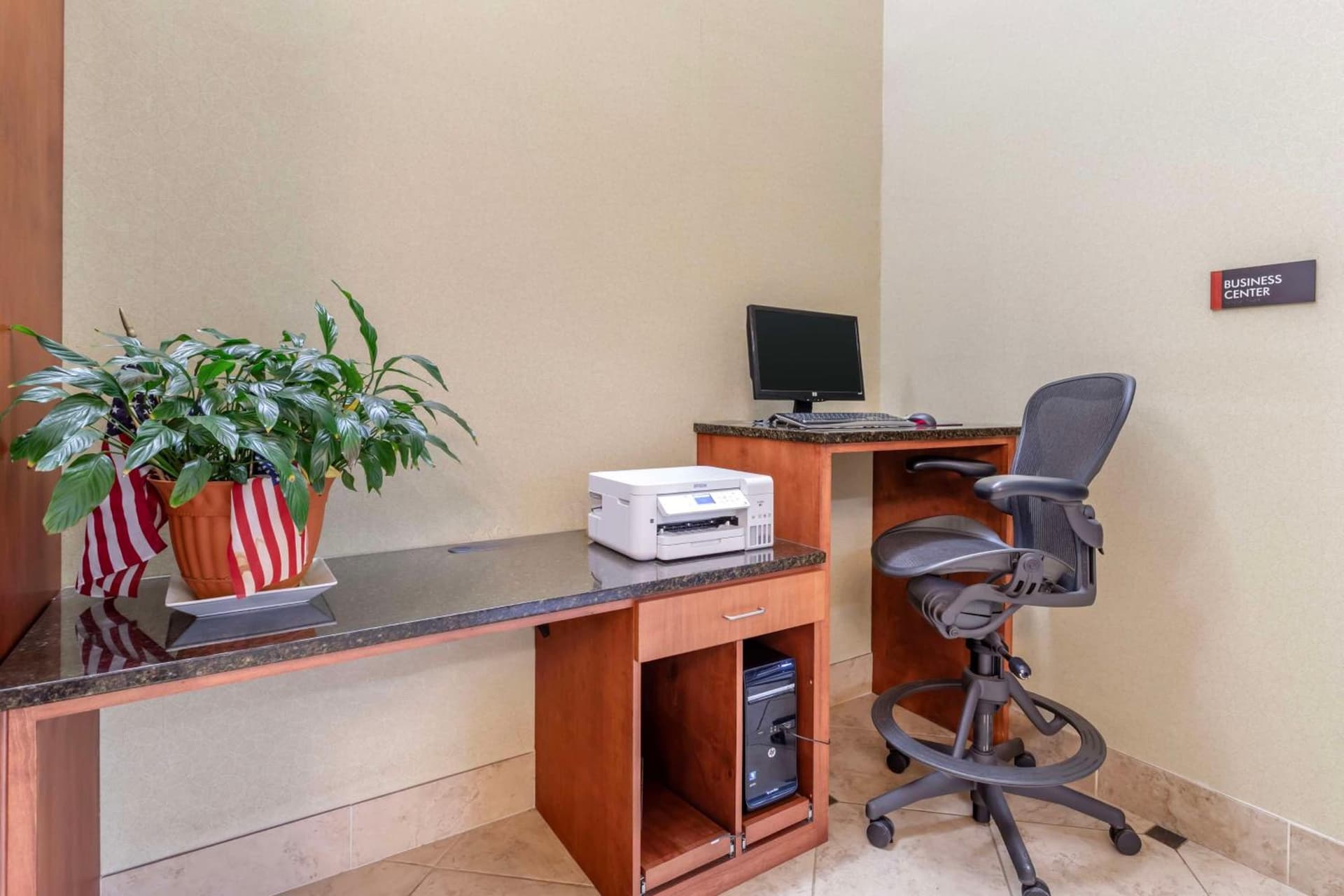 Best Western Plus Knoxville Cedar Bluff gallery photo in Knoxville, TN — image 13