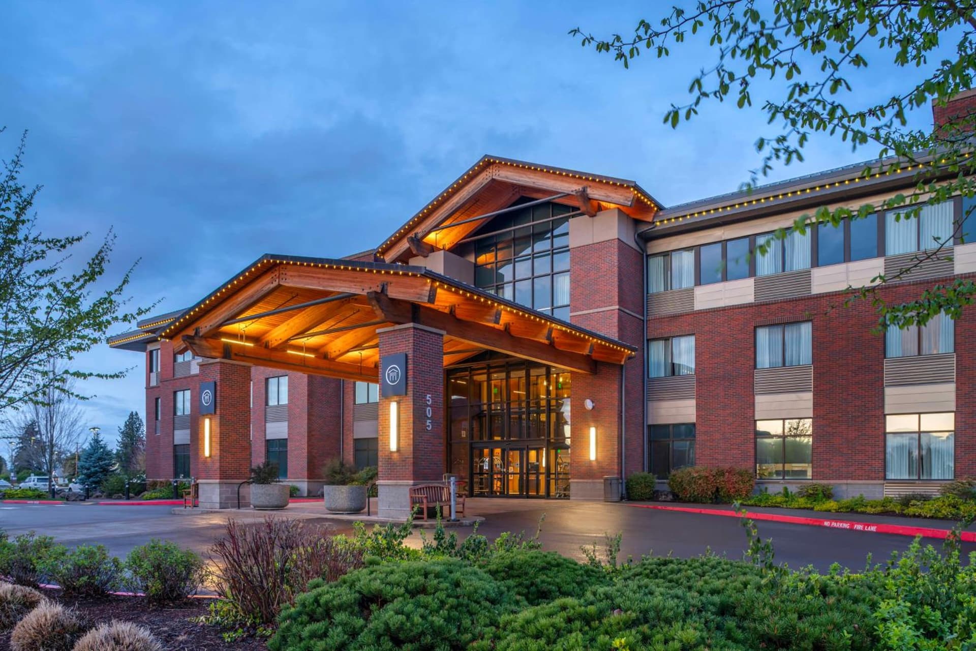 Best Western Premier Boulder Falls Inn — hotel in Lebanon, Oregon