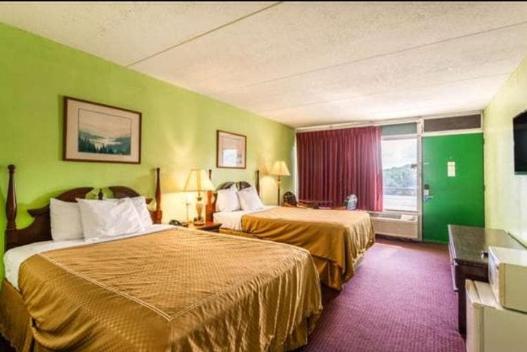 FairBridge Inn Express Mount Vernon Renfro Valley property views in Mount Vernon, KY — gallery photo 3