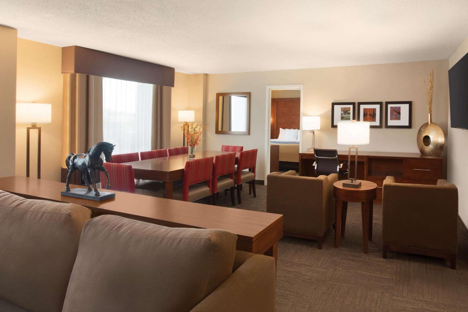 Comfort Inn & Suites Presidential gallery photo in Little Rock, AR — image 35