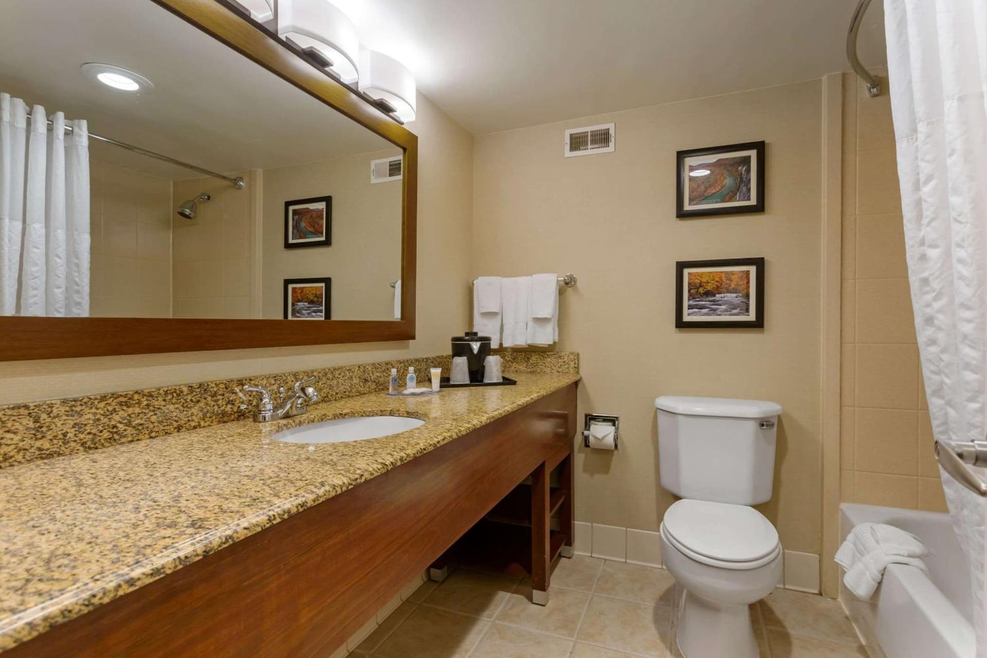 Comfort Inn & Suites Presidential gallery photo in Little Rock, AR — image 20