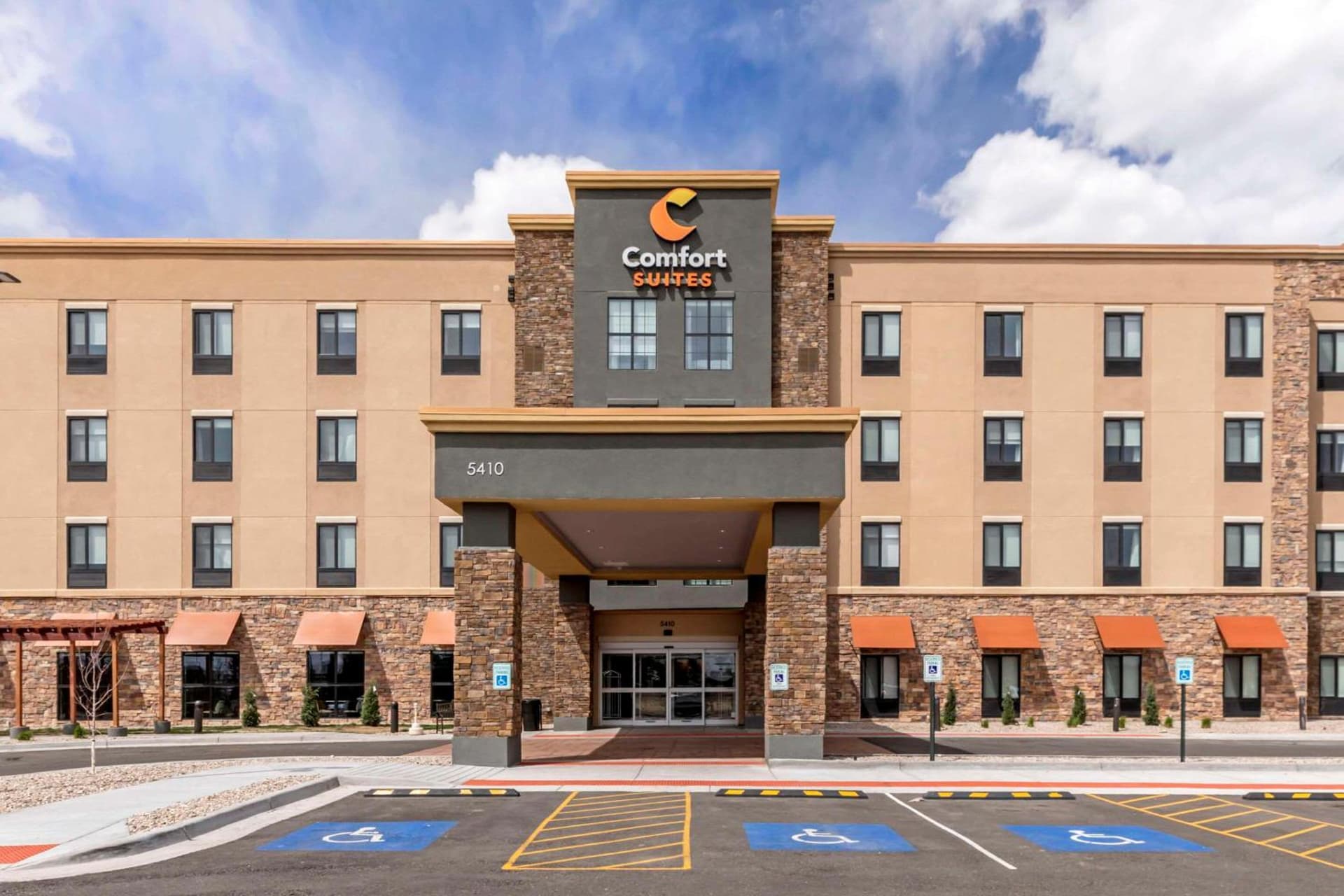 Comfort Suites Cheyenne interior in Cheyenne, WY — gallery photo 2