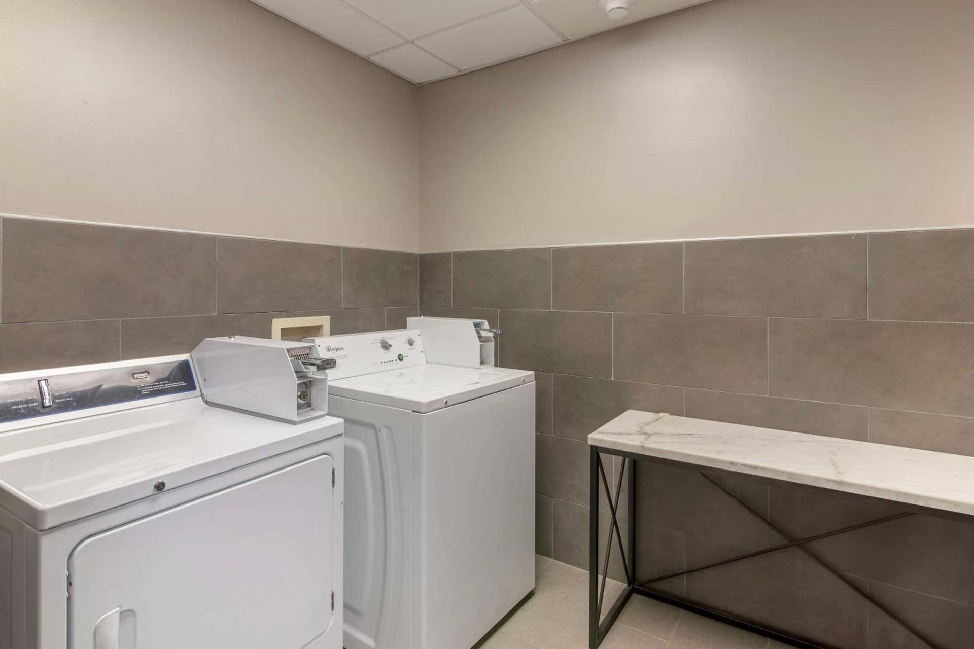 Country Inn & Suites By Radisson, Savannah Airport, GA interior in Savannah, GA — gallery photo 2