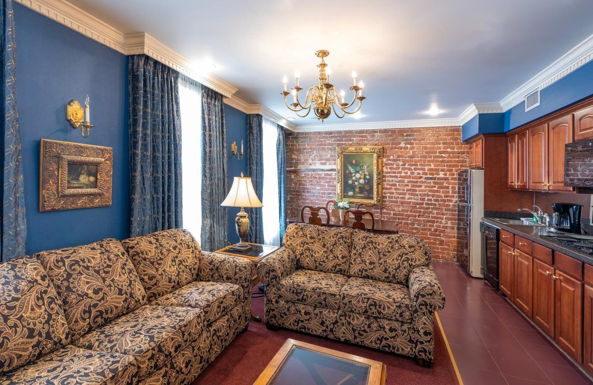 Quarter House Suites gallery photo in New Orleans, LA — image 5