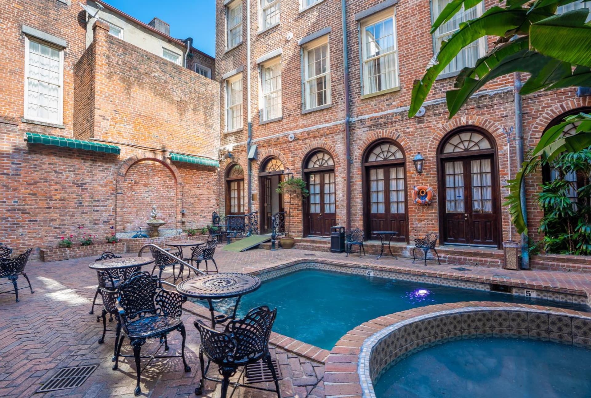 Quarter House Suites interior in New Orleans, LA — gallery photo 2