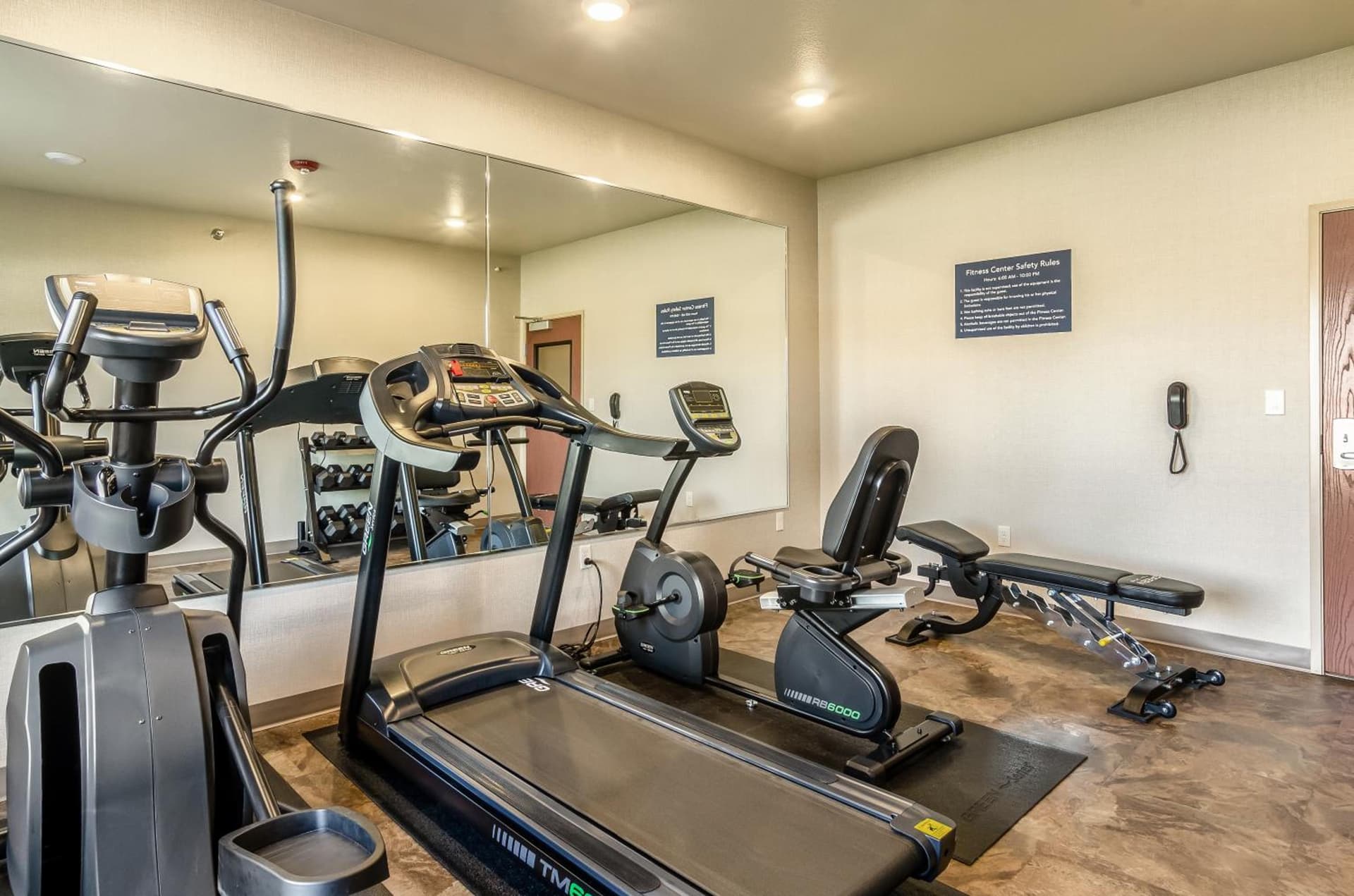 Cobblestone Inn & Suites - Julesburg interior in Julesburg, CO — gallery photo 2