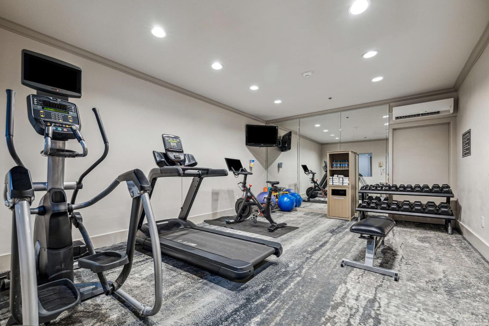 Best Western Plus Downtown Inn & Suites gallery photo in Houston, TX — image 11