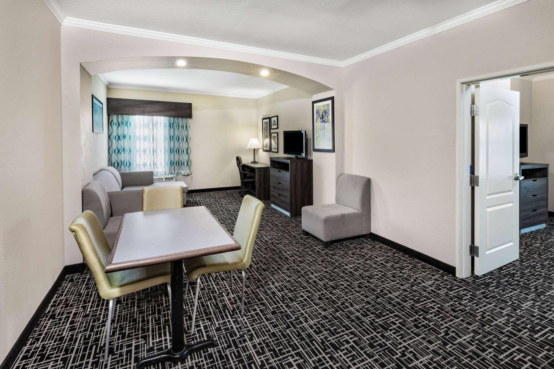 La Quinta by Wyndham Garland Harbor Point gallery photo in Garland, TX — image 68
