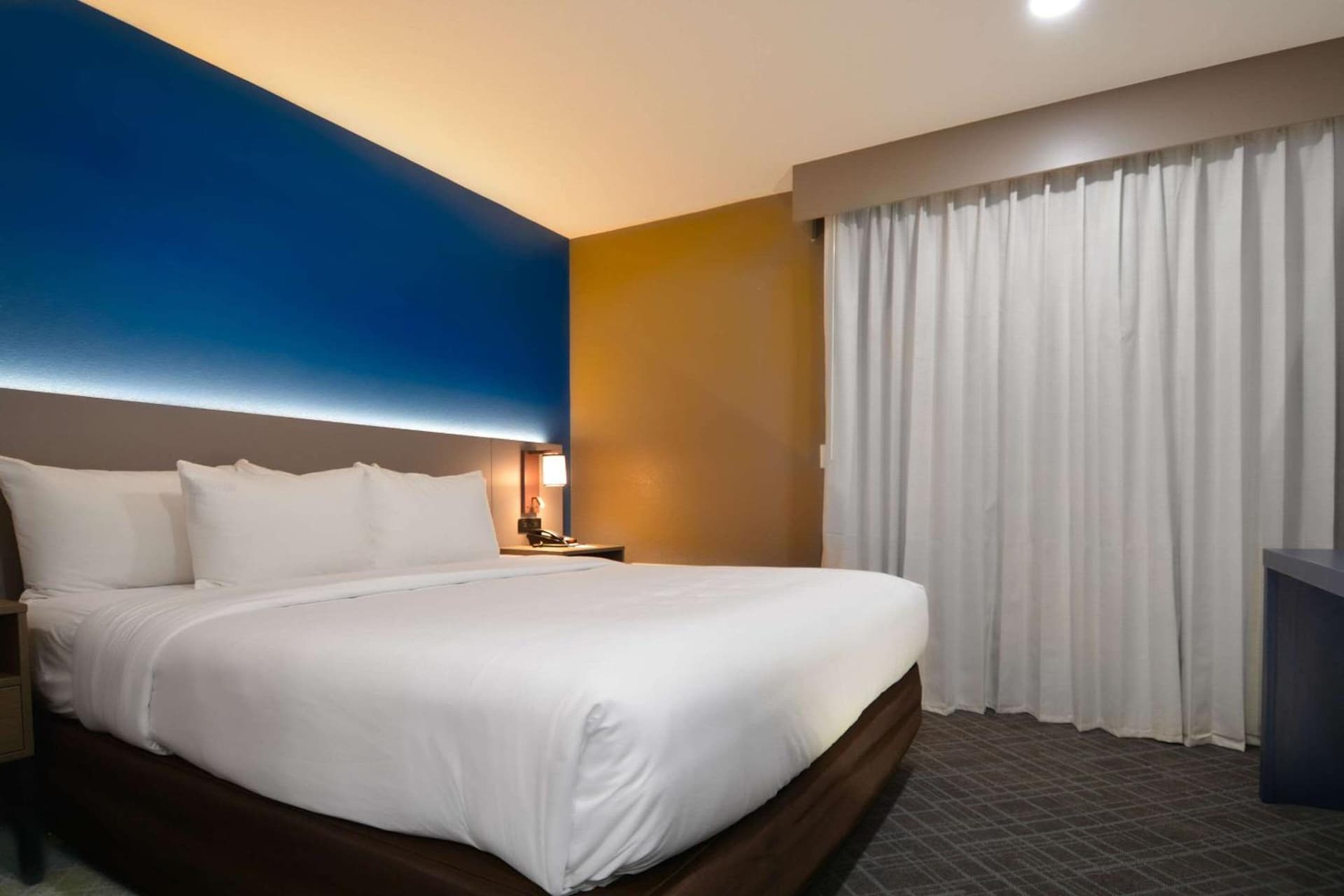 Comfort Inn & Suites Moreno Valley near March Air Reserve Base gallery photo in Moreno Valley, CA — image 23