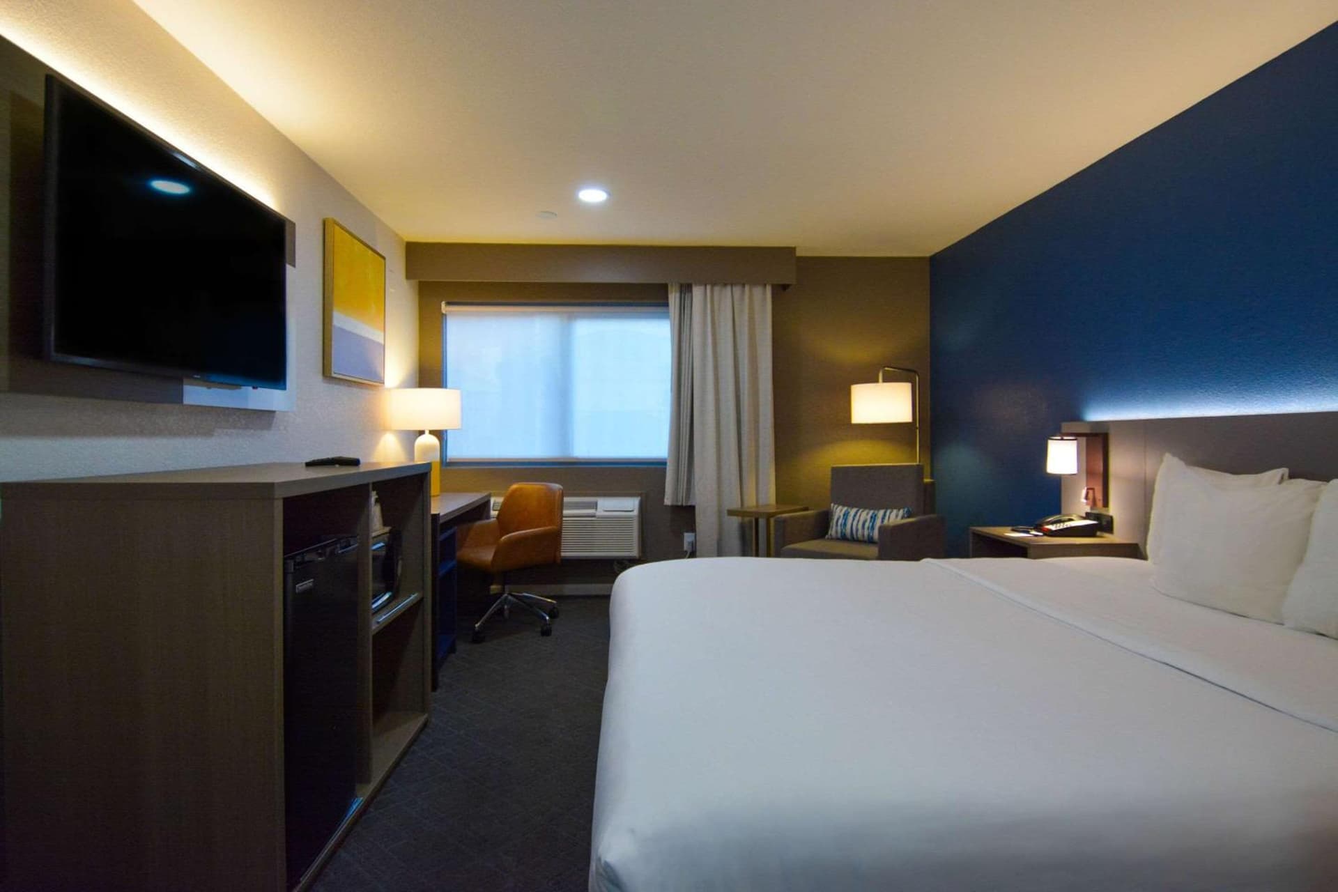 Comfort Inn & Suites Moreno Valley near March Air Reserve Base gallery photo in Moreno Valley, CA — image 25