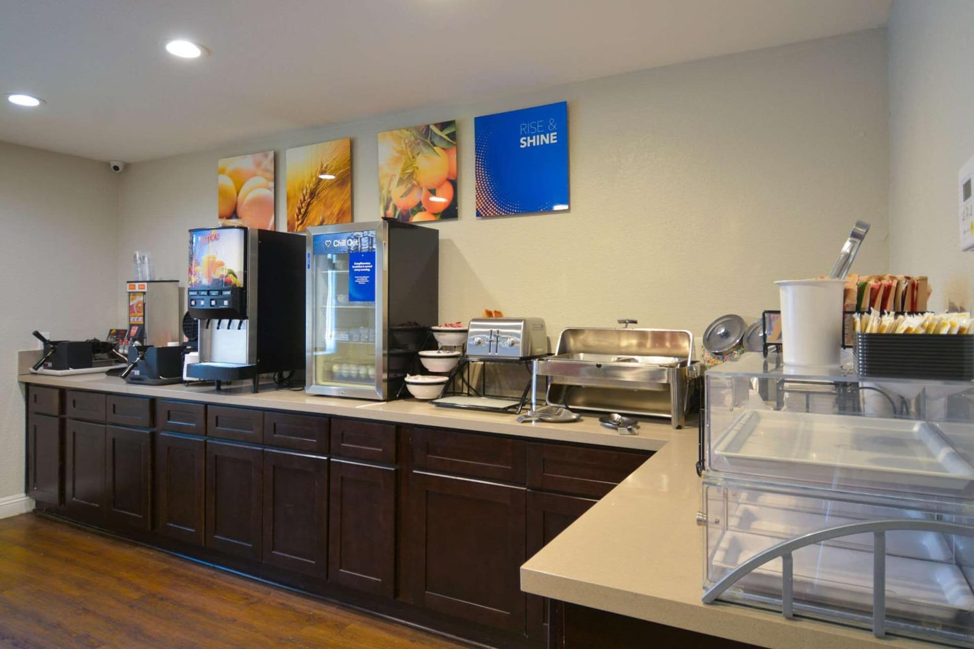 Comfort Inn & Suites Moreno Valley near March Air Reserve Base gallery photo in Moreno Valley, CA — image 19
