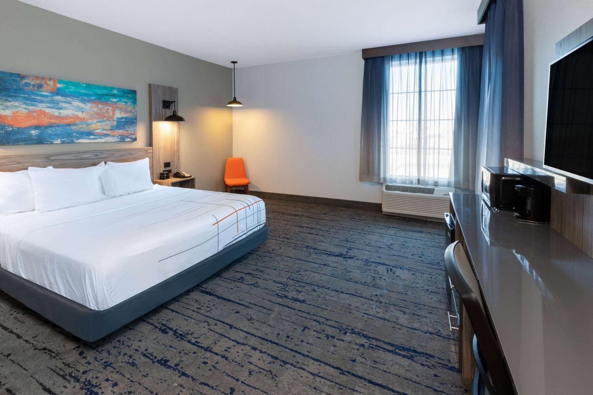 La Quinta Inn & Suites by Wyndham Dallas - Frisco Stadium gallery photo in Frisco, TX — image 42