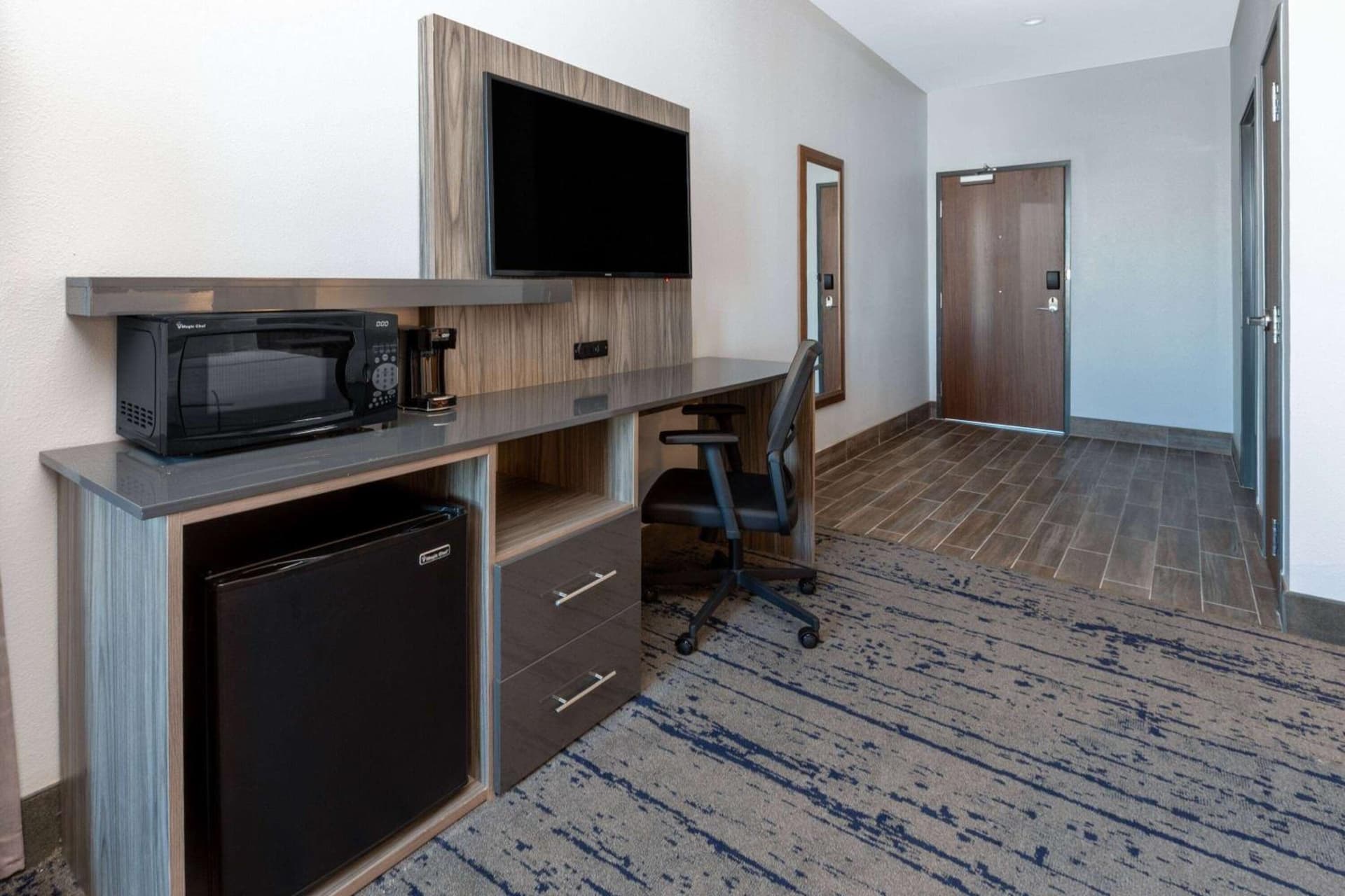 La Quinta Inn & Suites by Wyndham Dallas - Frisco Stadium gallery photo in Frisco, TX — image 30