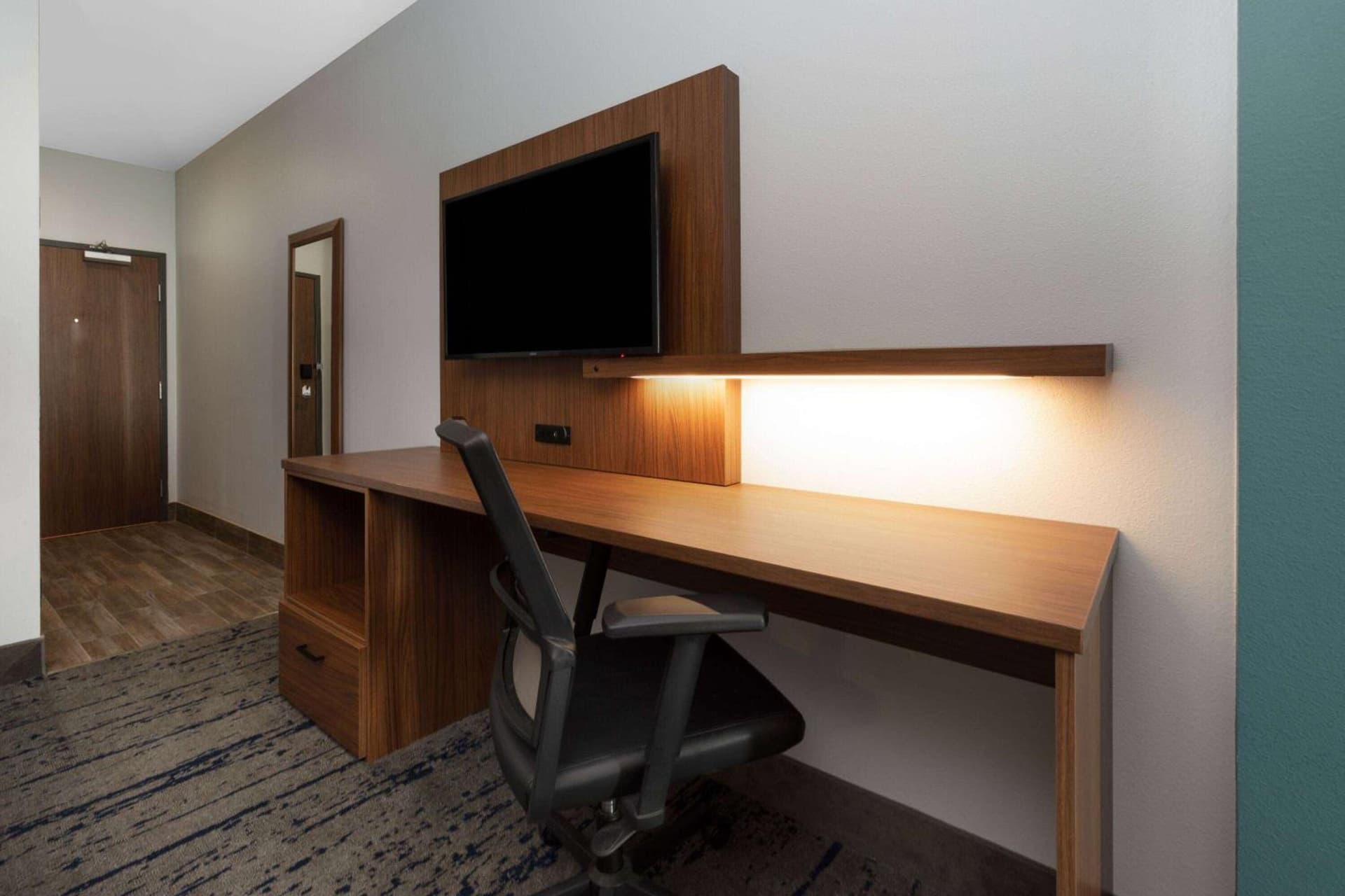 La Quinta Inn & Suites by Wyndham Dallas - Frisco Stadium gallery photo in Frisco, TX — image 12