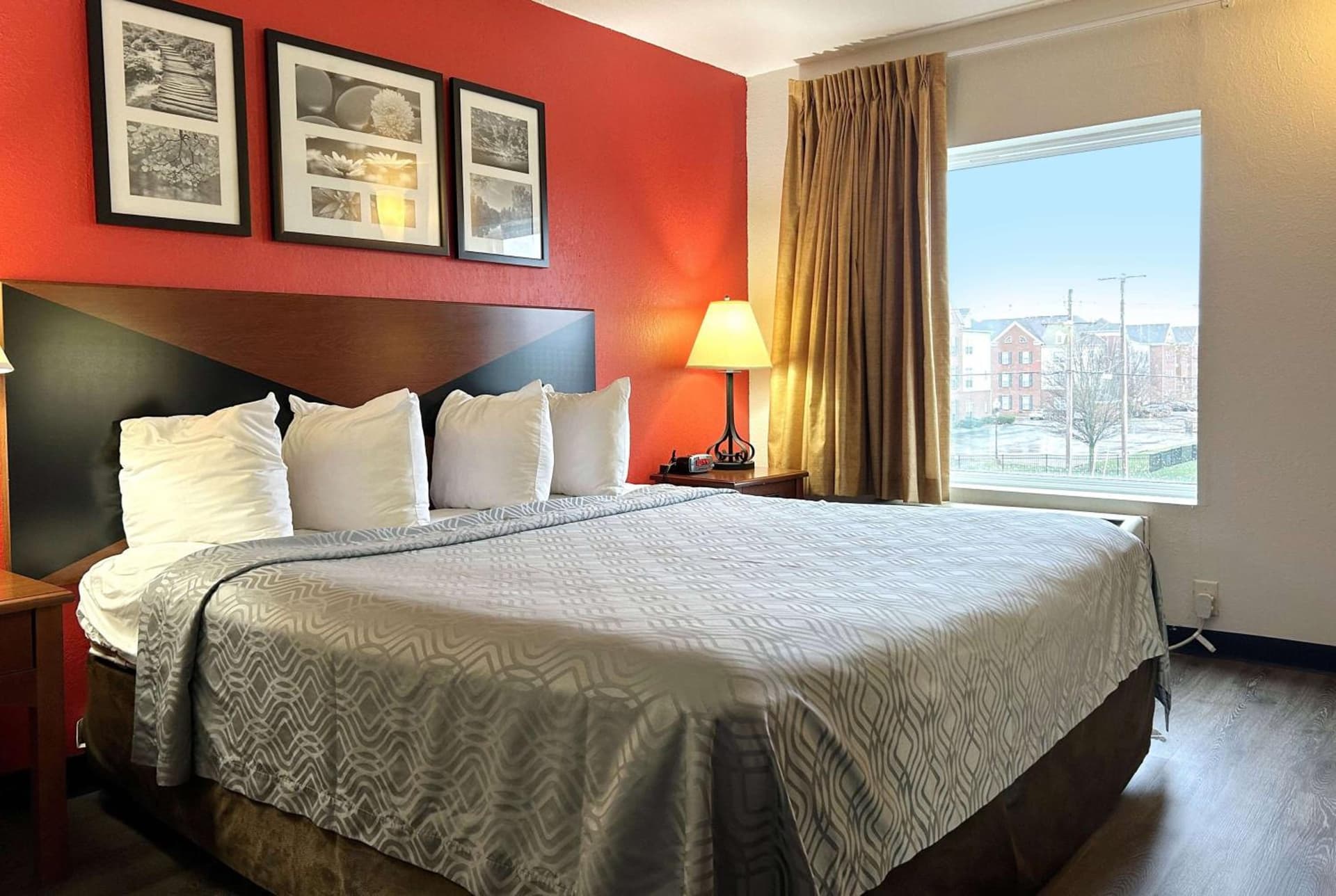 AmericInn by Wyndham Urbana Champaign University Area gallery photo in Champaign, IL — image 4