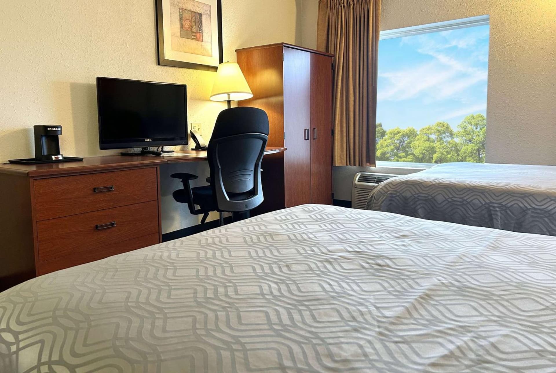 AmericInn by Wyndham Urbana Champaign University Area gallery photo in Champaign, IL — image 11