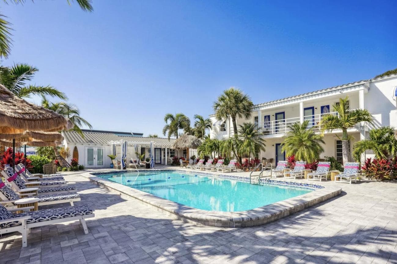 Salt Water Suites interior in St Pete Beach — gallery photo 2