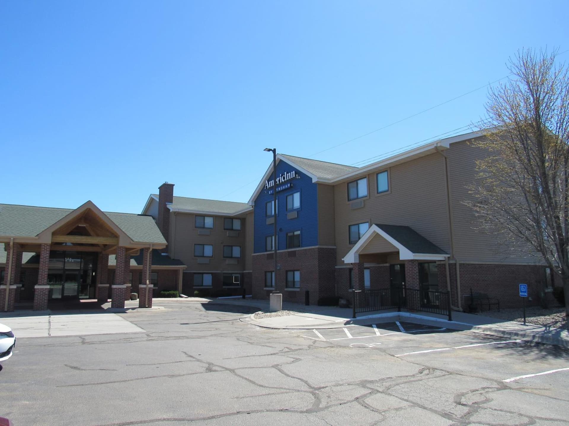 AmericInn by Wyndham Lincoln South gallery photo in Lincoln, NE — image 21